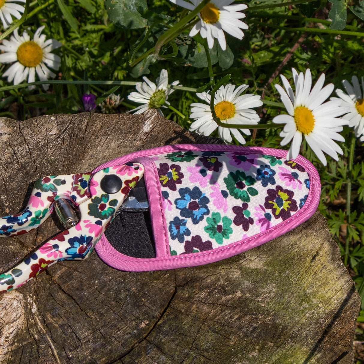 Willow and Belle Secateurs With Pouch – Brush Blooms Design