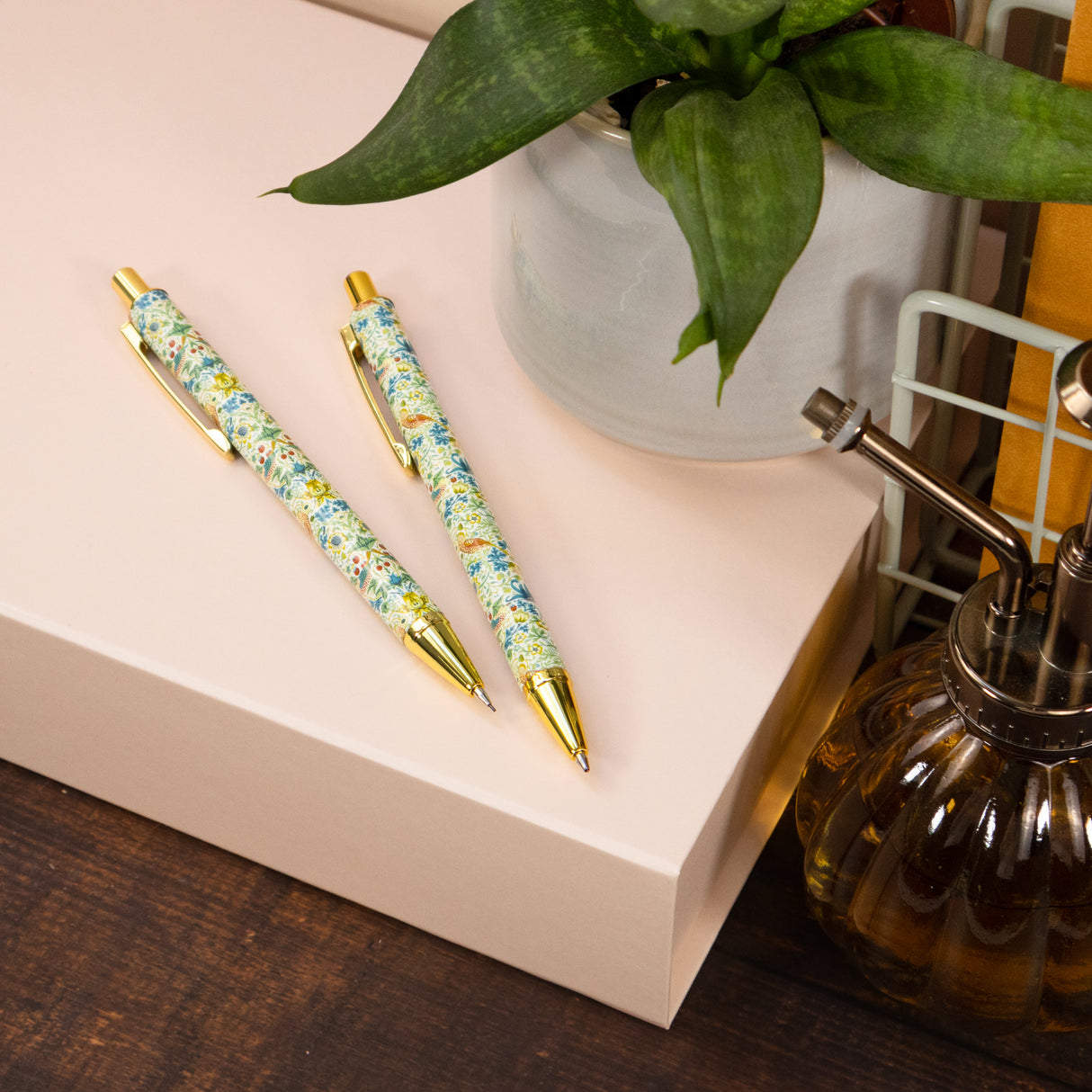 William Morris Pen & Pencil Gift Set